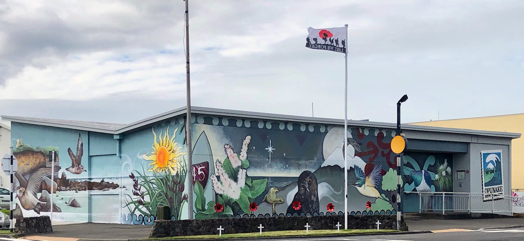 Picture of mural on Chorus Building, Opunake.